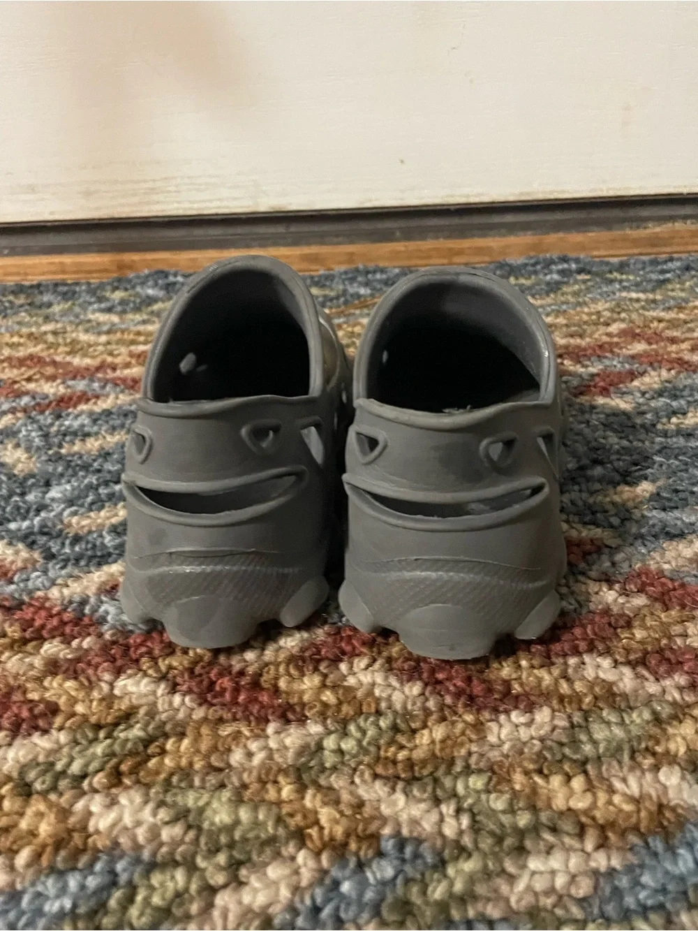 Rare Kids' Gray Dinosaur Clog Shoes size9/10